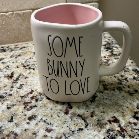 Rae Dunn Easter mug - Picture 1 of 2